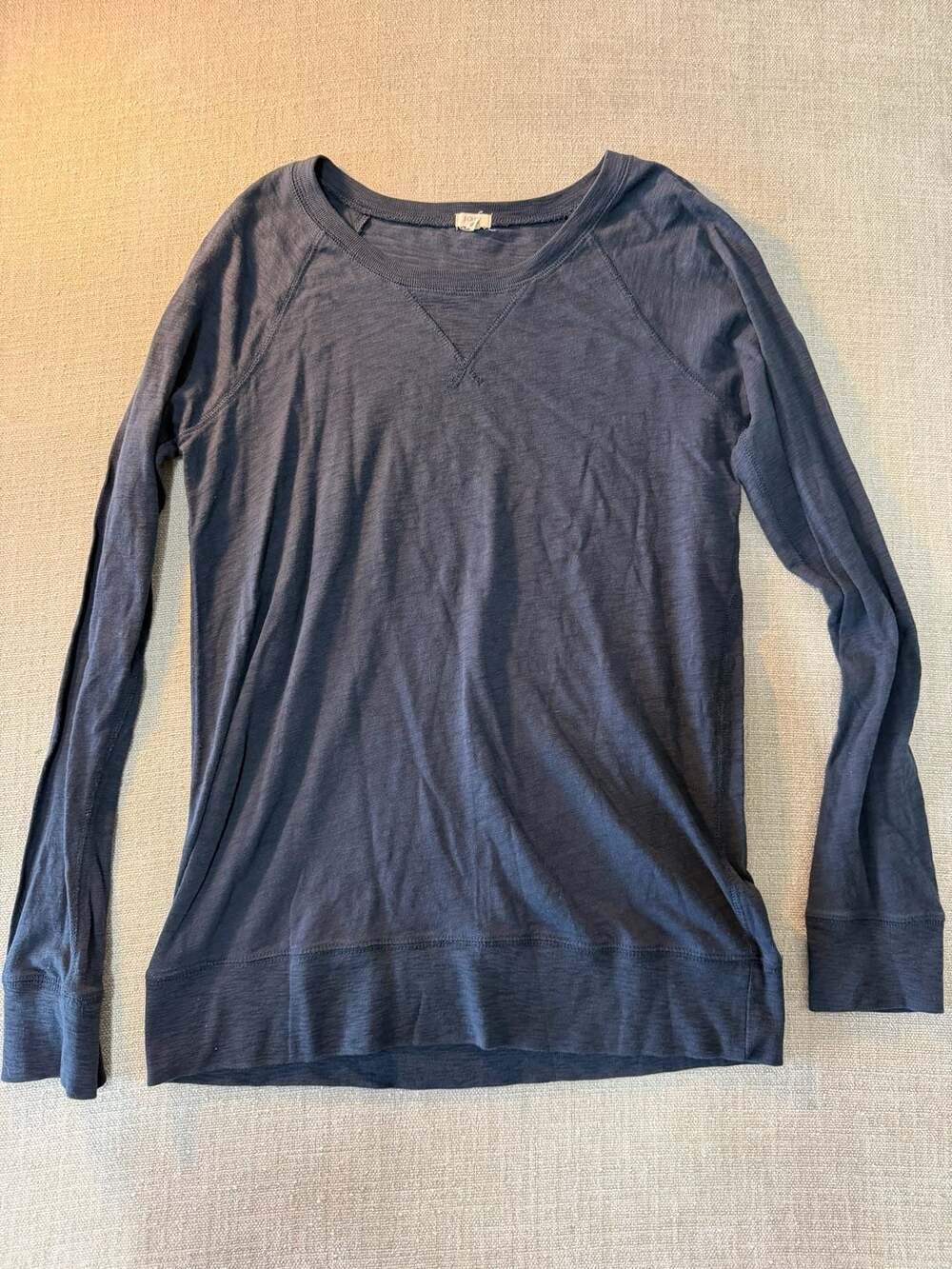 J.Crew Women's Long Sleeve Raglan Pullover Sweatshirt with V-Stitch Detail